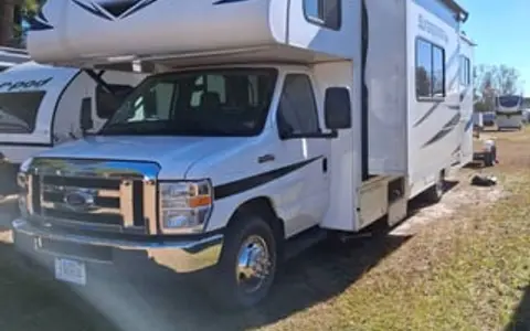 Big Bertha- Pet Friendly RV