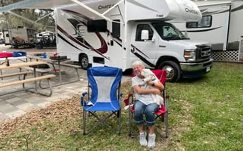 Cozy 2022 Motorhome 24ft with Queen Bed Slideout