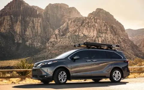 2025 Toyota Sienna XLE w/ Rooftop Tent