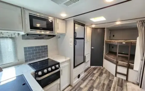 Bullet Shelly: Private BR, Pets OK, Film Production Ready, Delivery