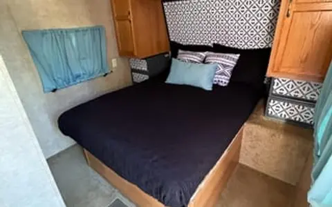 2011 Keystone RV Summerland 2570RL