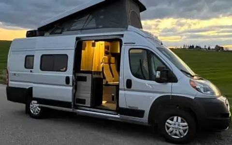 $139 MONTHLY, or 10% WEEKLY SPECIAL!!! - 2022 Winnebago Solis 59PX