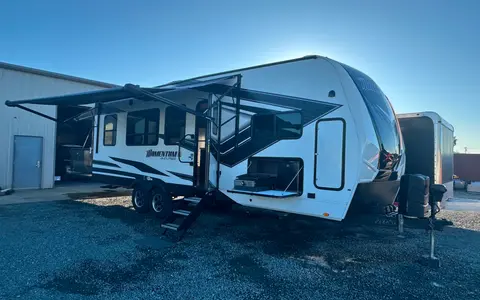 Nor Cal RV Rental Grand Design Momentum Toy Hauler