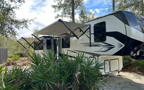 Luxury Camping & Horse Show Fun with an RV!