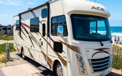 A9 - 2020 Thor A.C.E. 30.4 STARLINK WiFi Equipped 8 Person Sleeper