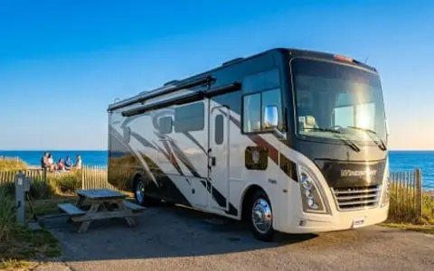 A6 - 2022 Thor Windsport (34R) 8-SLEEPER-STARLINK WiFi Equipped-WOW!!