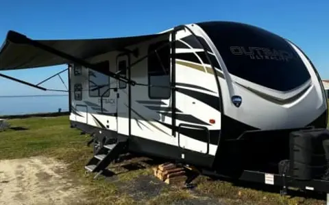 2024 Keystone Outback Ultra Lite bunk house