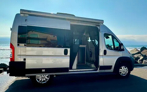 Gus's Thor Motor Coach Rize 18g Class B