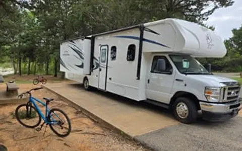 2024 Family Friendly Bunkhouse | Linens Included | Kitchen Ready-Easy to Drive!