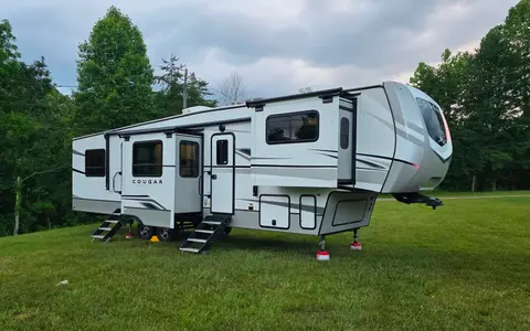 Billy Jack's Keystone Cougar 354FLS Fifth Wheel