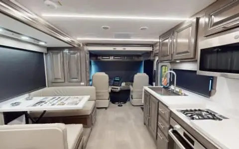 Luxury 2022 Georgetown GT7 RV Glamping At It's Best