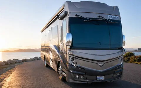 💜 Discovery Pie 💜 Luxury Class A • Sleeps 9 • Full Living Area