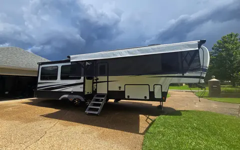 Mark's Keystone Arcadia 3660 RL Fifth Wheel