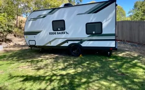 2025 Heartland Eddie Bauer 21’ Camper–Sleeps 6
