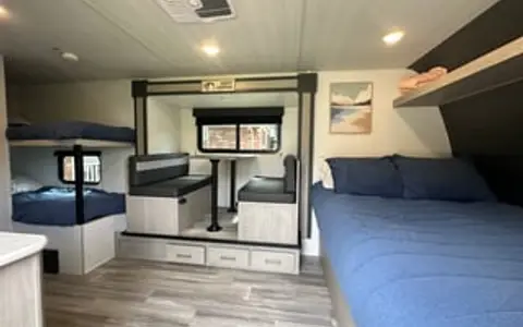 Zellers Camper Rental
