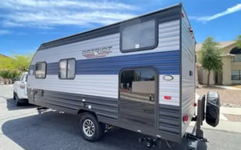 Lightweight Travel Trailer Rental Sleeps 5
