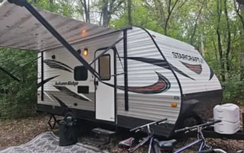 18’ Autumn Ridge: Sleeps 5, Easy Tow, Cozy!