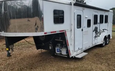 2009 Three Horse Living Quarter Horse Trailer