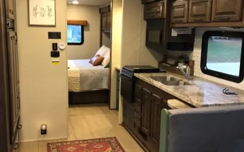WI 2018 Jayco Greyhawk