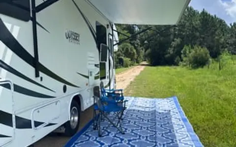 Spacious Family RV Getaway! Sleeps 9!