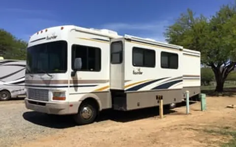 2002 Fleetwood RV Bounder 31W
