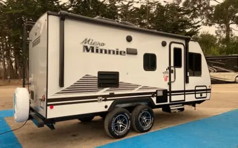 2021 Micro Minnie 21 ft BUNKHOUSE!