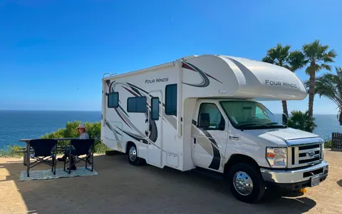 Angie and Eddie's THOR 4 WINDS Class C