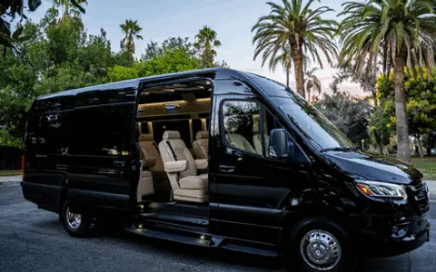 2023 Ultimate Toys Ultimate Coach