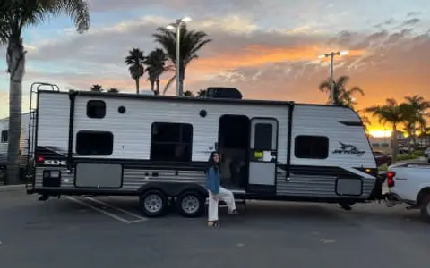Like New: RV w/Solar Sleeps 10 Bunked #1