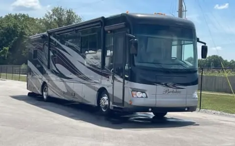 2013 Forest River Berkshire Motorhome