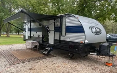 Pat's Wolf Den 2021 Forest River RV Cherokee