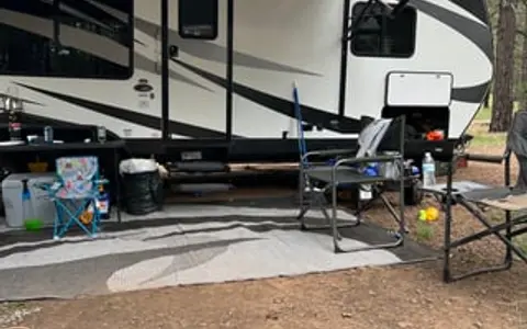2019 Genesis Supreme - Sleeps 6!