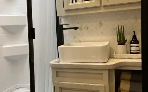 NEW Luxury TT, Family and PET FRIENDLY!