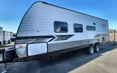 24 Flying Dutchman – Sleep 8 l Bunks l Delivery
