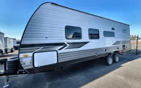 24 Flying Dutchman – Sleeps 8 l Bunks l Delivery