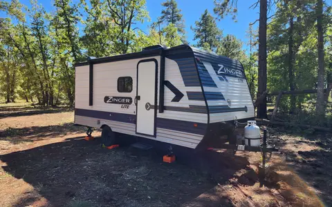Keystone Zinger Lite 18BH Travel Trailer