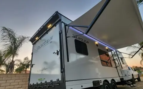 2025 Genesis Supreme Blazen 2215XL