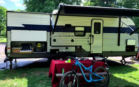2022 Avenger Prime Time Trailer with Bunk Bed, sleep 6