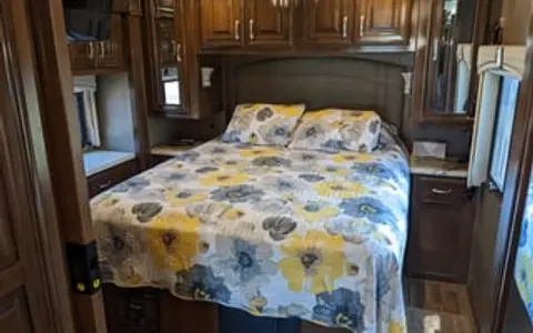 2018 Thor Motor Coach Palazzo 33.2