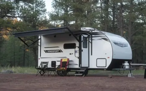 Bunkhouse w/ Queen Sleeps 5, Solar + Inverter