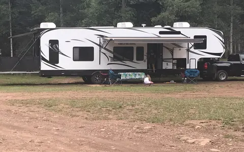 Ewa's Genesis Supreme Rv genesis supreme Fifth Wheel