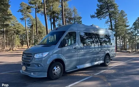 Luxury Class B Sprinter Van
