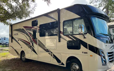 Ace Ventura Thor Motor Coach ACE Class A