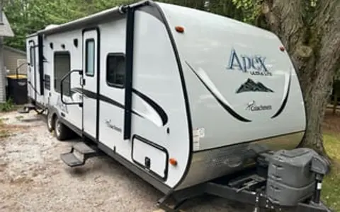Spacious 28' Camper