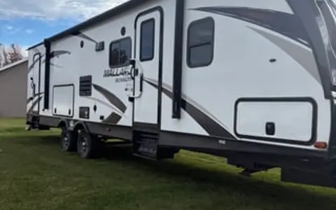 Family Bunkhouse Sleeps 9 • Delivery