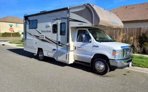 2018 Winnebago Minnie Winnie 22R