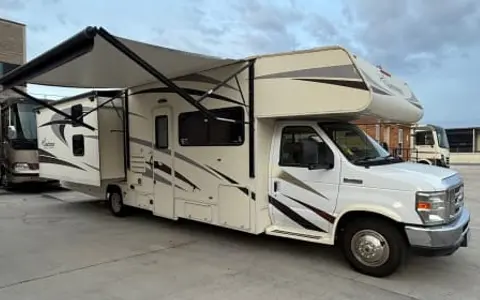 Family Bunkhouse with Unlimited FREE Starlink WIFI Solar Boondocking!