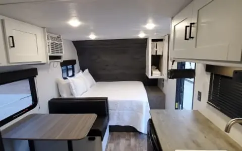 THE HIDEOUT PRIVATE RV/CAMPER