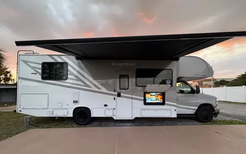 2026 Thor Chateau - Luxury | Smart home | Solar | Hitch ready