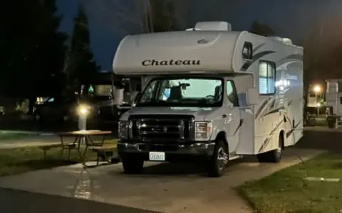 2011 Four Winds Chateau (Easiest Motorhome to Drive)